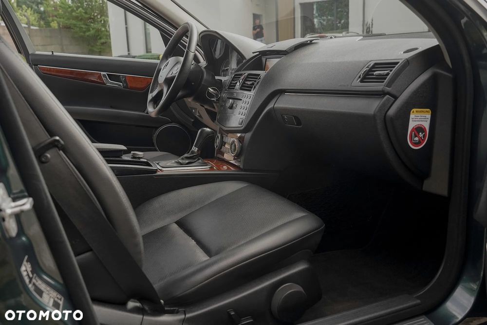 Mercedes-Benz Klasa C 300 7G-TRONIC SPORT EDITION - 12