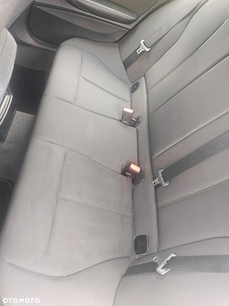 BMW Seria 1 114i Sport Line - 10