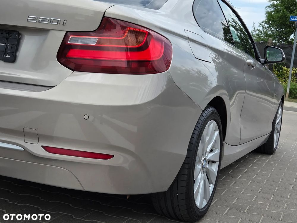 BMW Seria 2 220i Advantage - 12