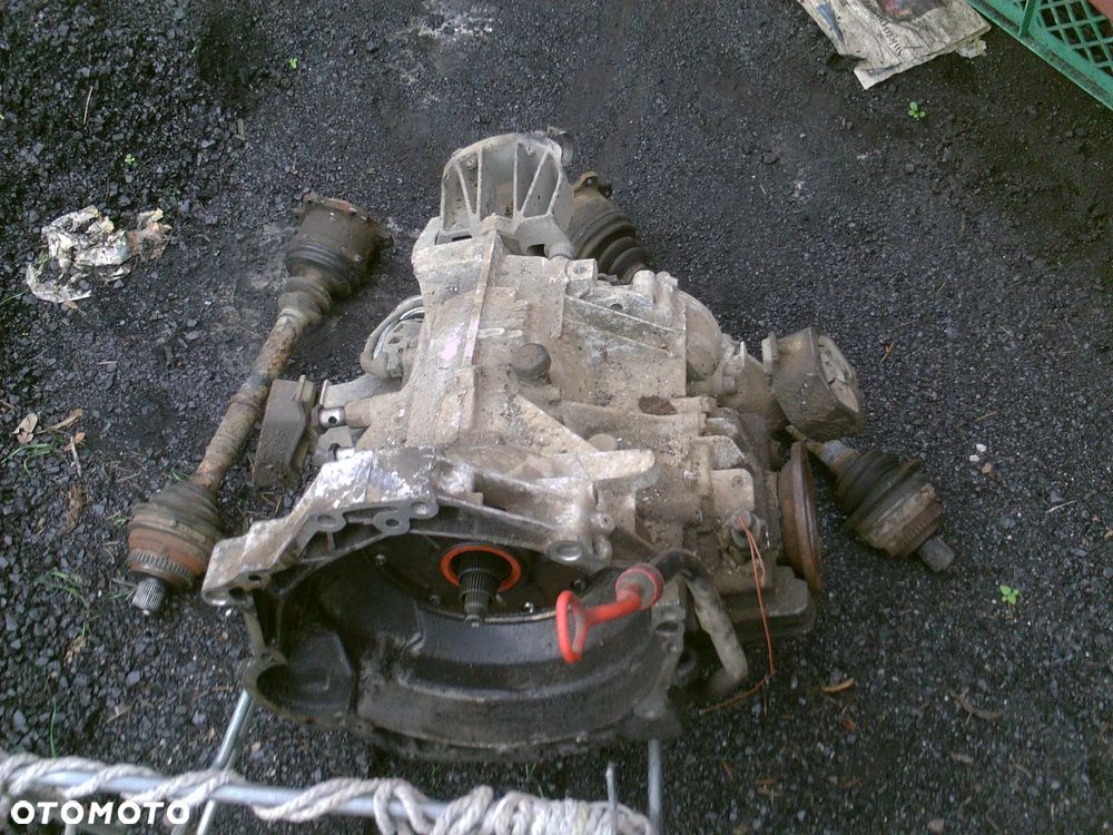 Audi 100 c3 c4 zderzak fotele drzwi klapa lampy kanapa wnetrze boczki kokpit i inne silnik 1,8 oraz 2,3benzyna - 23
