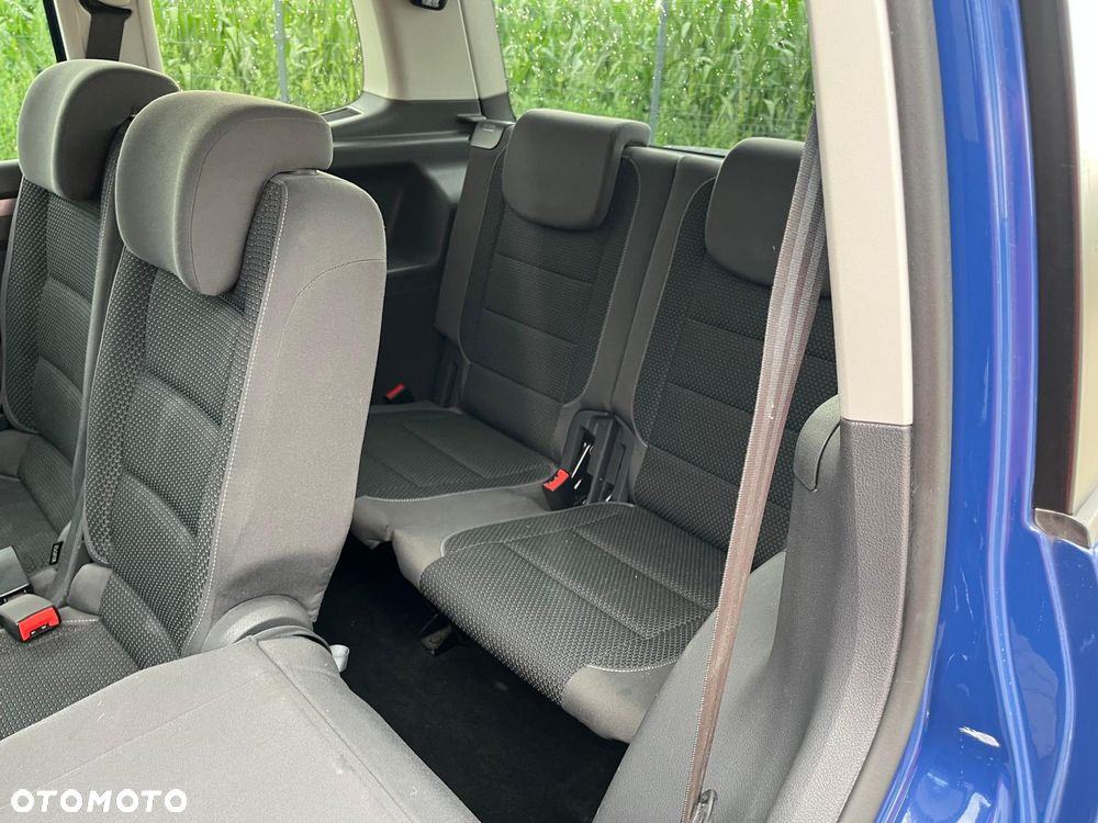 Volkswagen Touran - 19