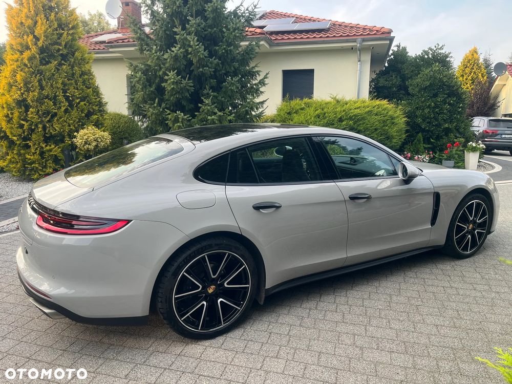 Porsche Panamera Standard - 4