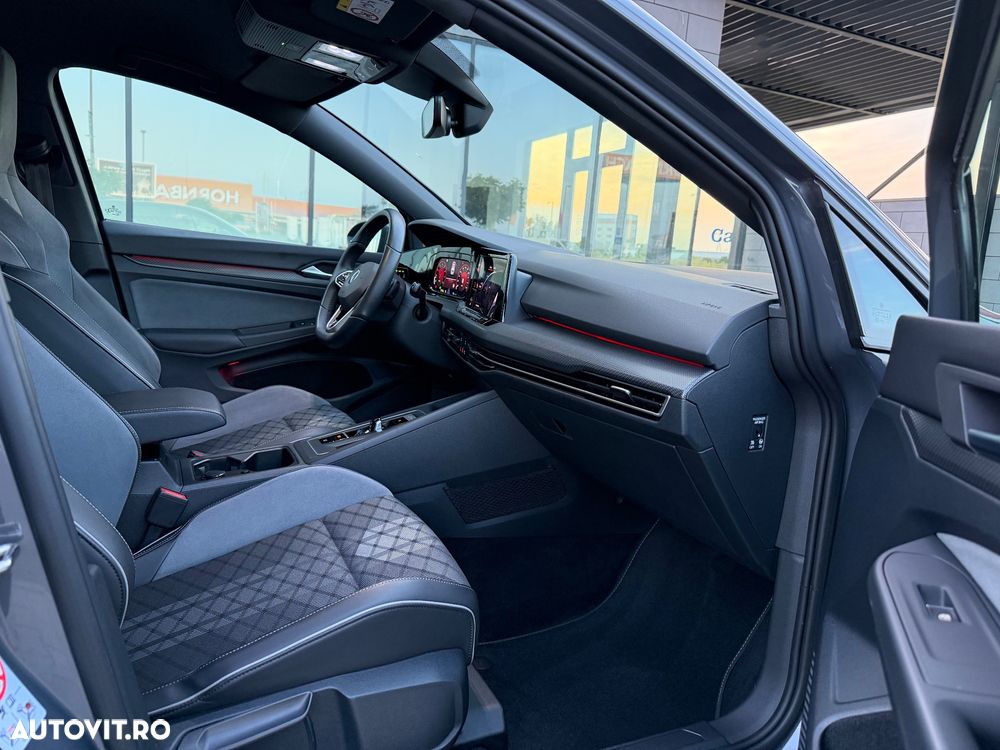 Volkswagen Golf 1.5 eTSI MHEV 150CP DSG R-Line - 18