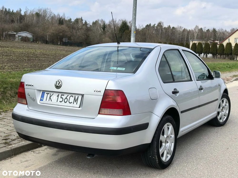 Volkswagen Bora 1.9 TDI Comfortline - 11
