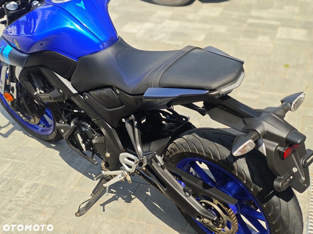 Yamaha MT - 27