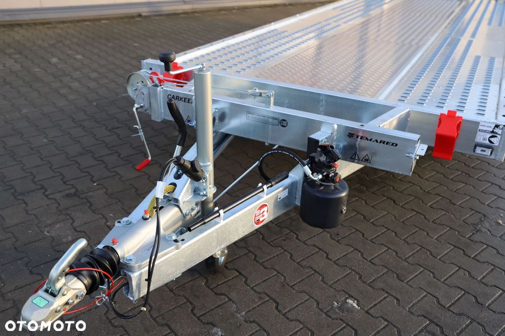 TEMARED /MARTZ CARKEEPER 5820/3 3,5T 580x207cm, Uchylna hydraulicznie , Wypełnienie sklejka+blachy alu, 3 osie, DMC 3500kg ,koła 10 - 9