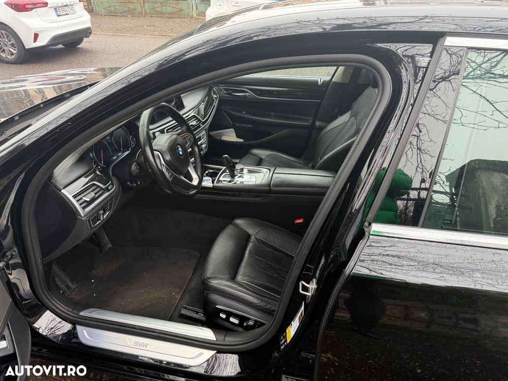 BMW Seria 7 750i xDrive - 7