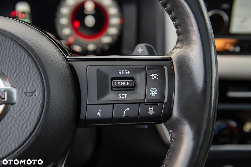 Nissan Qashqai 1.3 DIG-T 4x4 MHEV Xtronic Tekna+ - 24