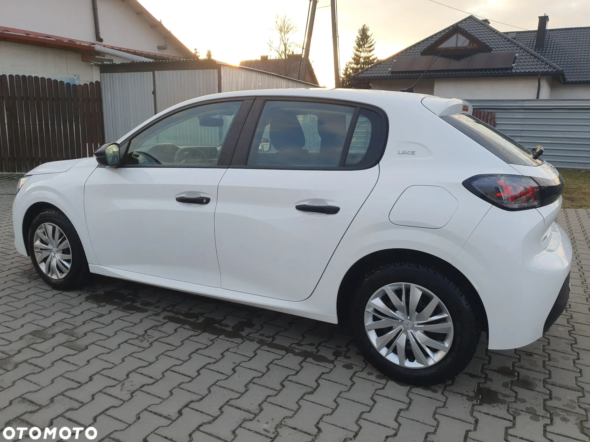 Peugeot 208 1.2 PureTech Like S&S - 9