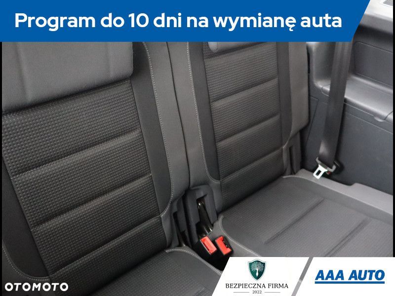 Volkswagen Touran - 19