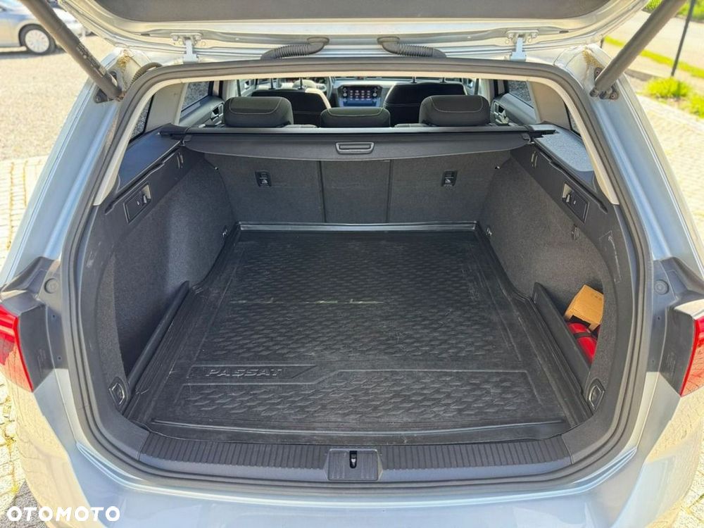 Volkswagen Passat - 39