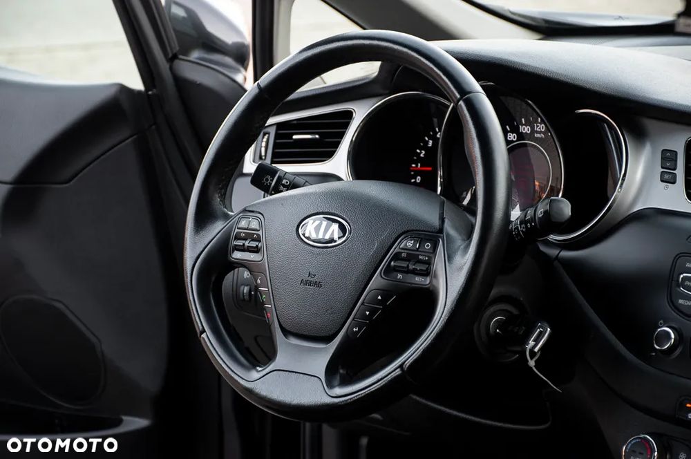 Kia Ceed - 30