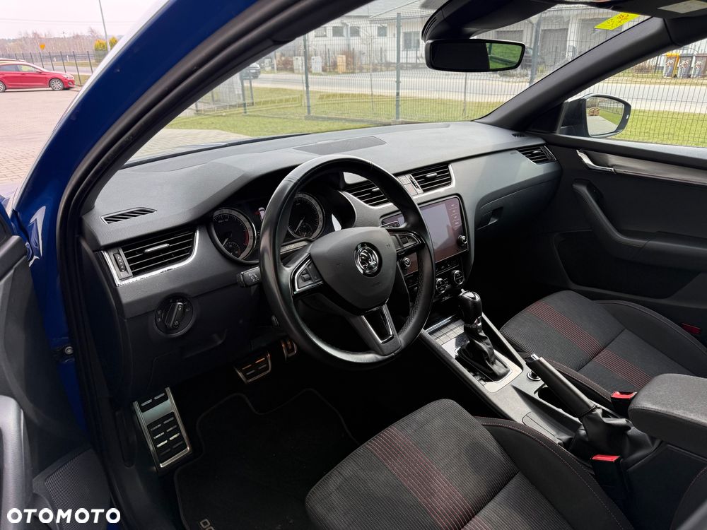 Skoda Octavia 2.0 TDI DSG Sportline - 11