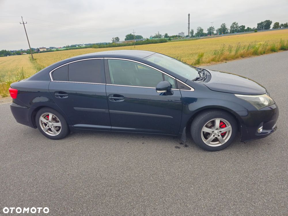 Toyota Avensis 1.8 Sol NAVI - 3