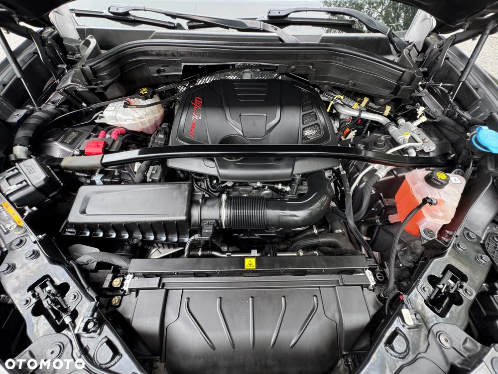 Alfa Romeo Stelvio 2.0 Turbo 16V AT8-Q4 Veloce - 21