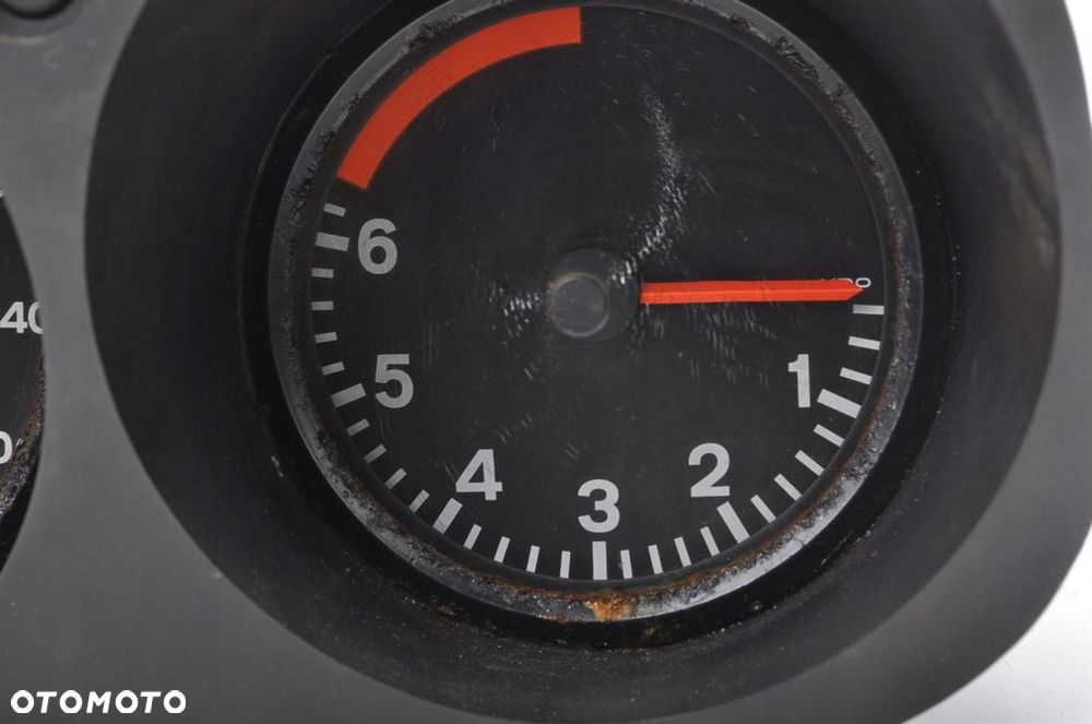 PORSCHE 924 2.5 LICZNIK ZEGARY OBROTOMIERZ UK - 4