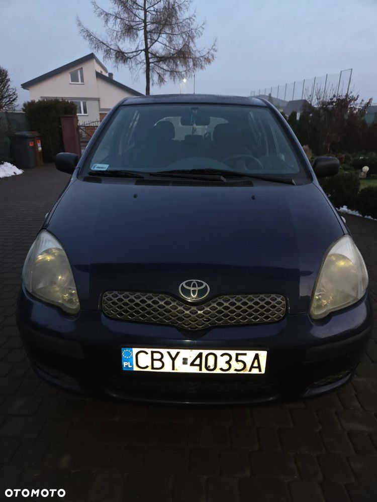 Toyota Yaris 1.0 Base - 1