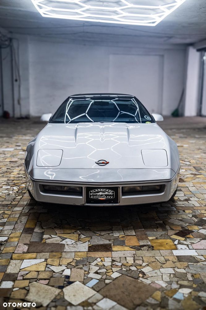 Chevrolet Corvette - 1