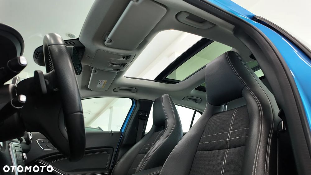 Mercedes-Benz GLA 250 4Matic 7G-DCT UrbanStyle Edition - 14