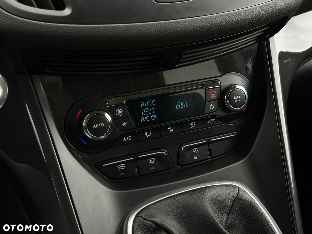 Ford Kuga 1.6 EcoBoost 2x4 Titanium - 18