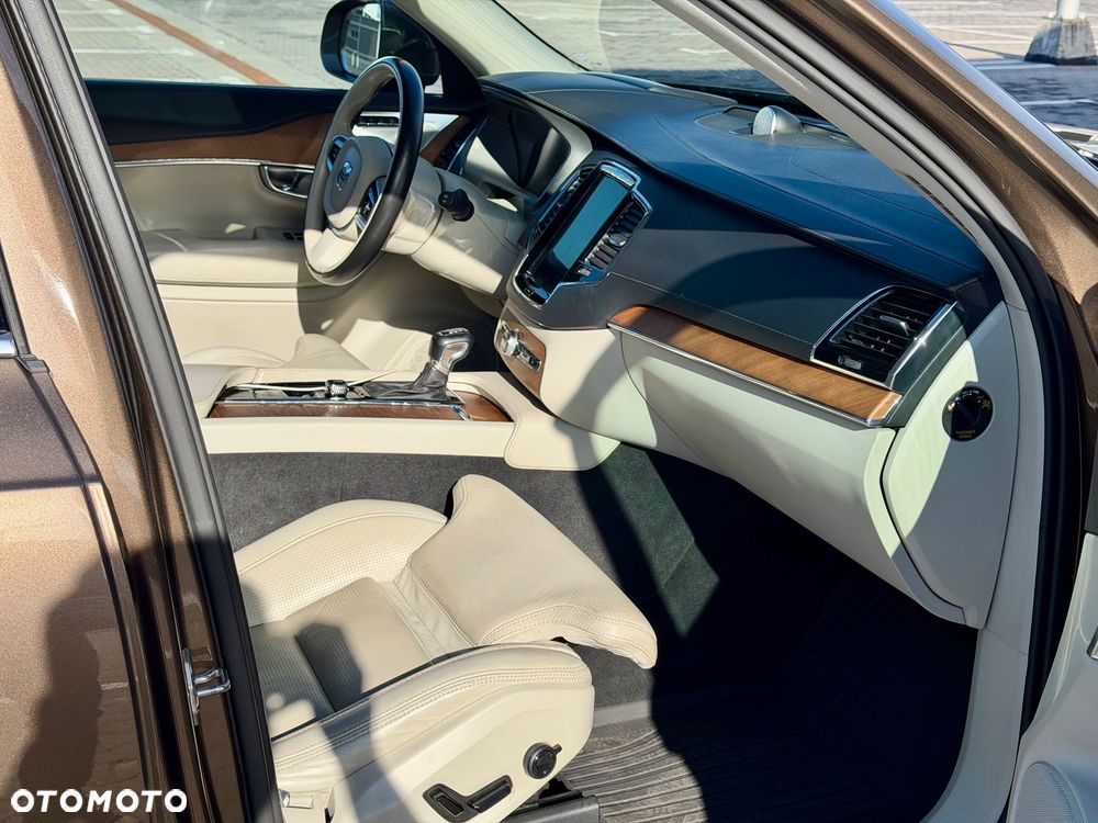Volvo XC 90 D5 AWD Inscription 7os - 16