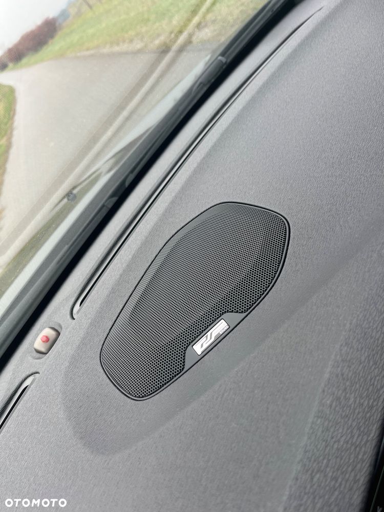 Volvo V40 D2 R-Design - 31