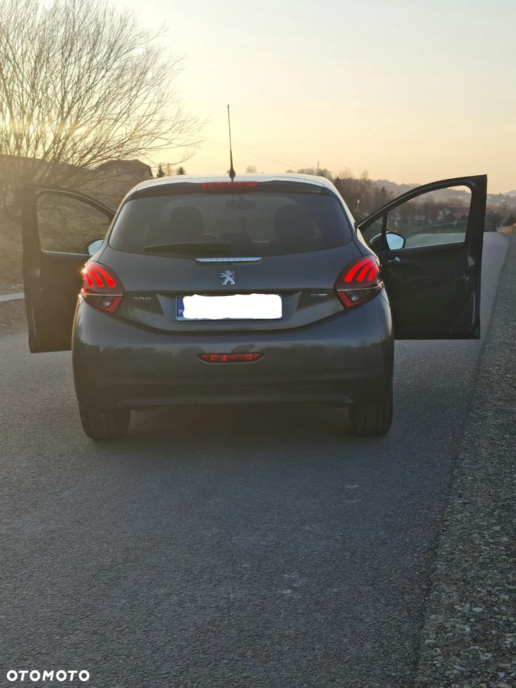 Peugeot 208 82 PureTech Style - 11