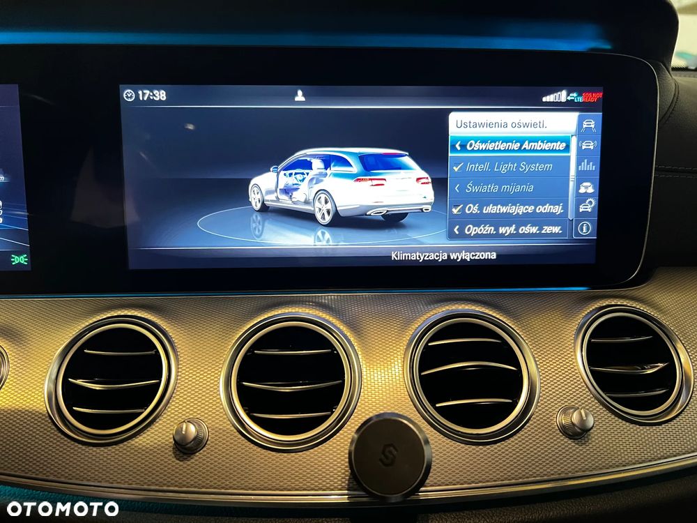 Mercedes-Benz Klasa E 220 d 9G-TRONIC - 22