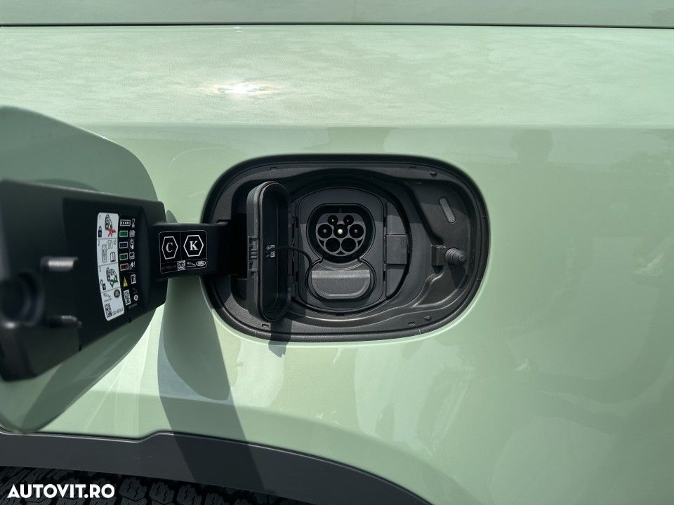 Land Rover Defender - 34