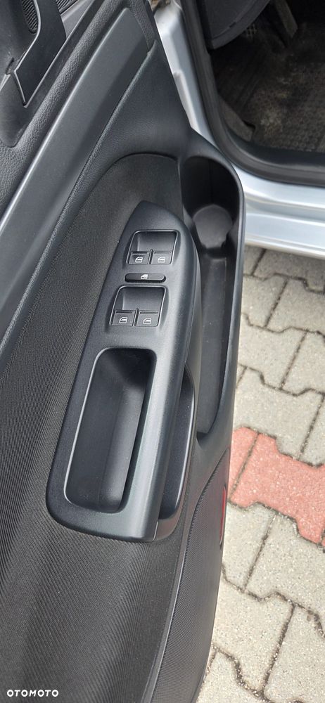 Skoda Octavia 1.6 Tour - 10
