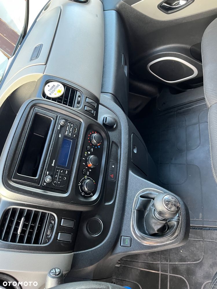 Renault Trafic - 10