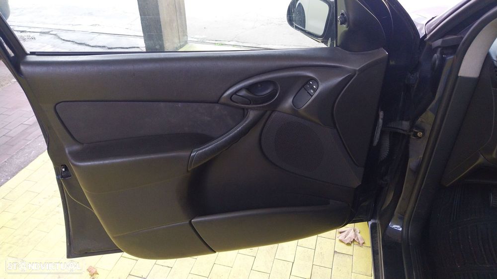Ford Focus 1.8 TDdi Comfort - 20