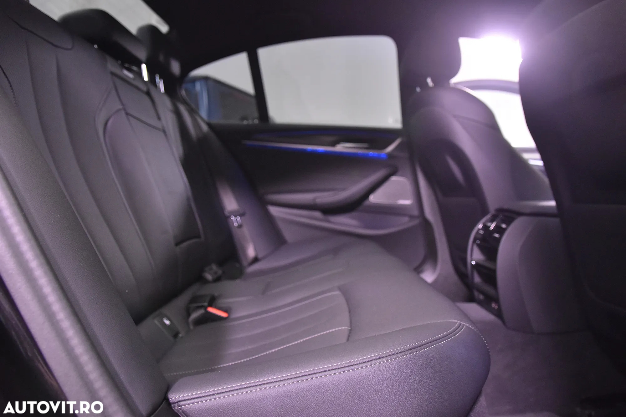 BMW Seria 5 530e xDrive Aut. - 12