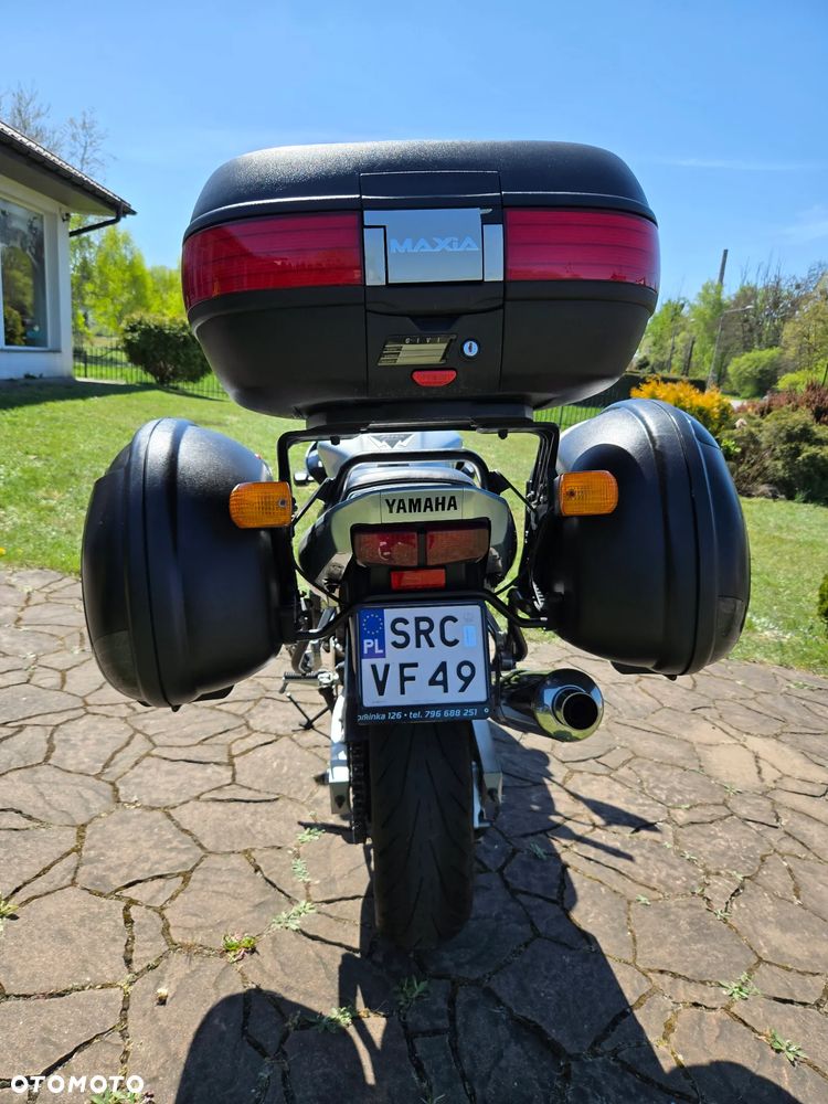Yamaha FZS - 7
