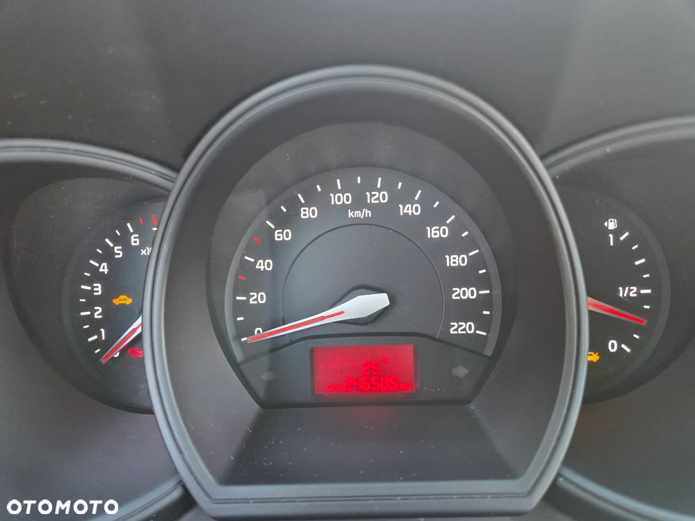 Kia Rio 1.4 M - 13