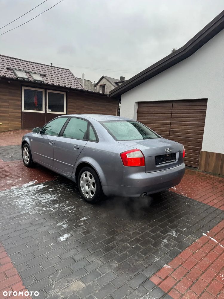 Audi A4 Limousine - 6