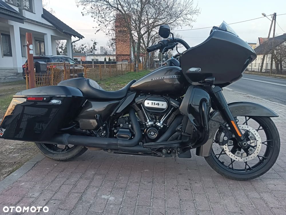 Harley-Davidson Touring Road Glide - 1