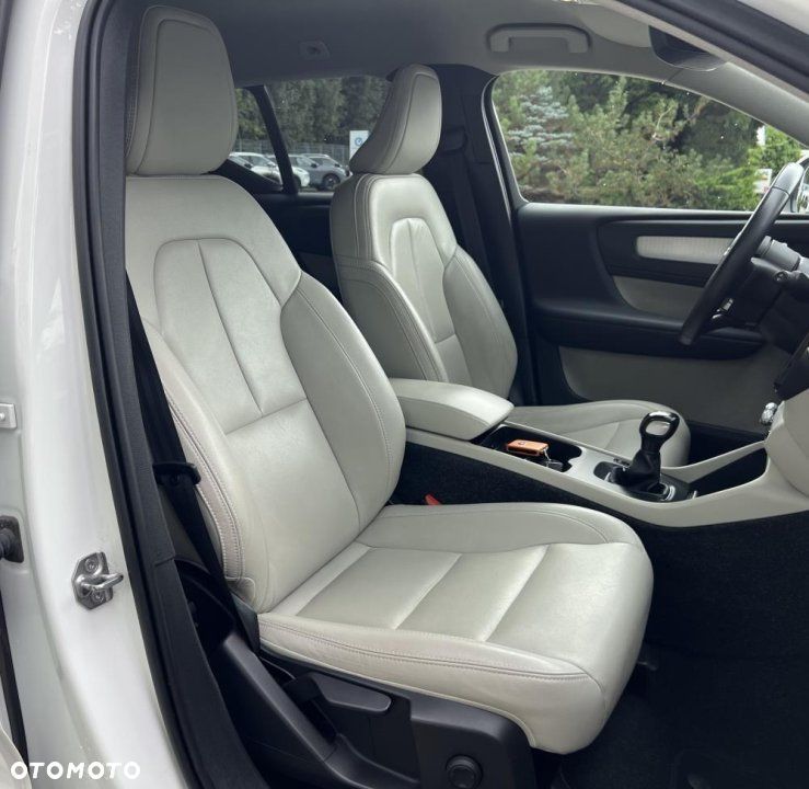 Volvo XC 40 - 18