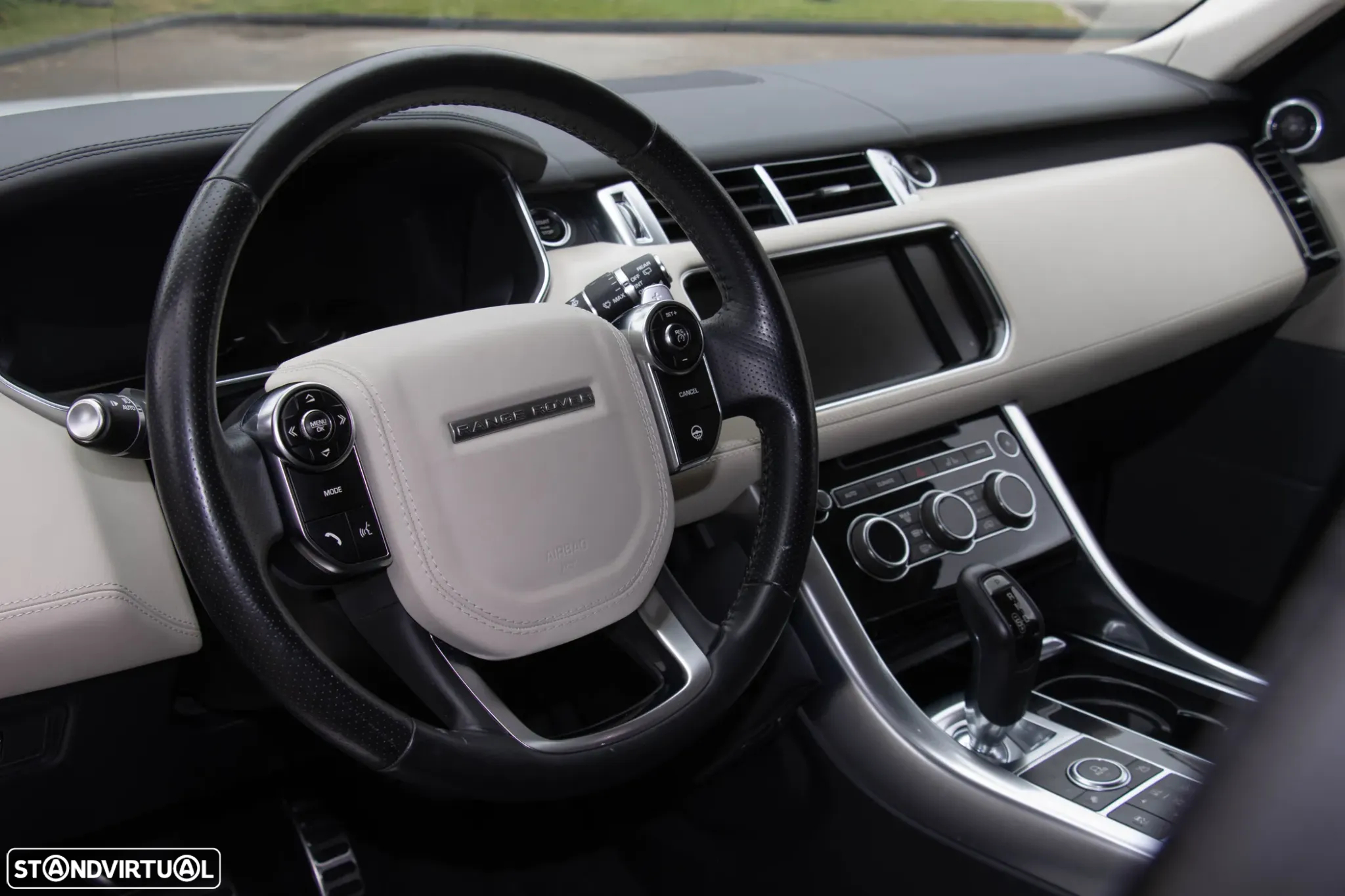 Land Rover Range Rover 4.4 SDV8 Autobiography - 32