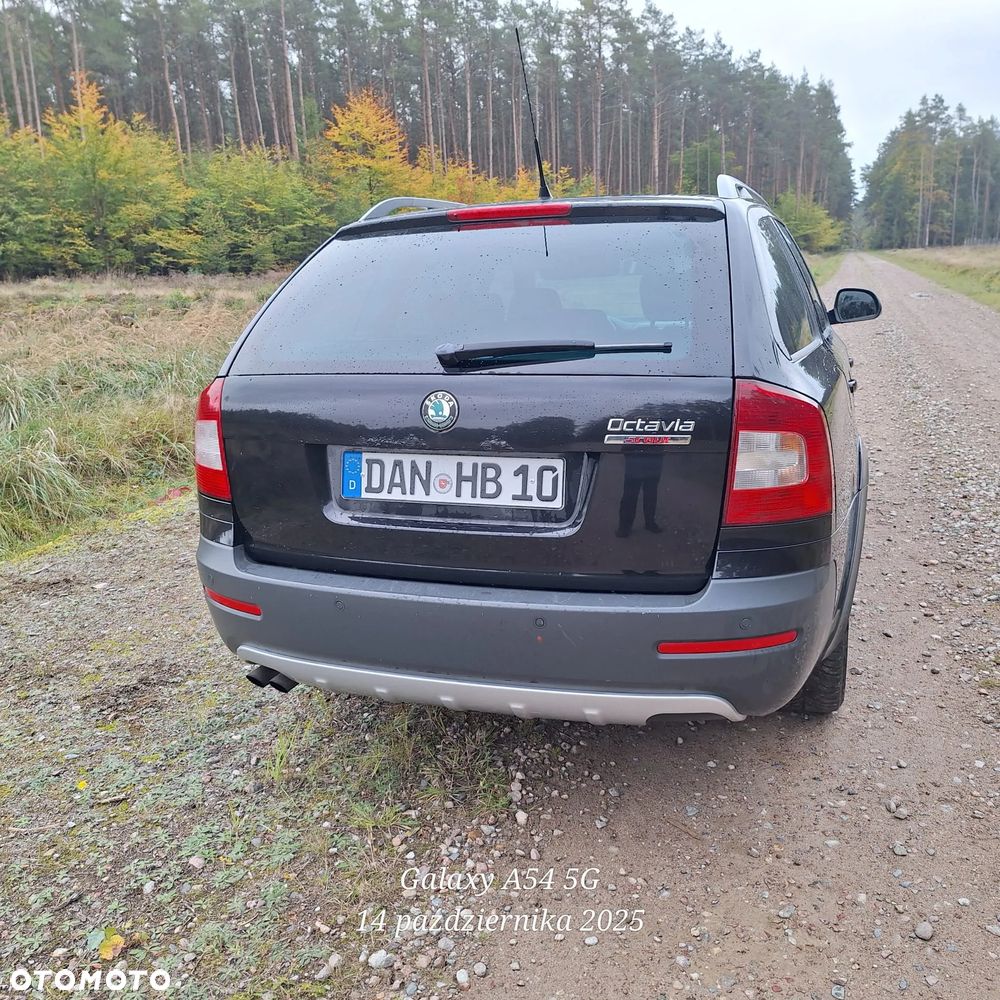 Skoda Octavia Combi 2.0 TDI DPF 4x4 Scout - 3