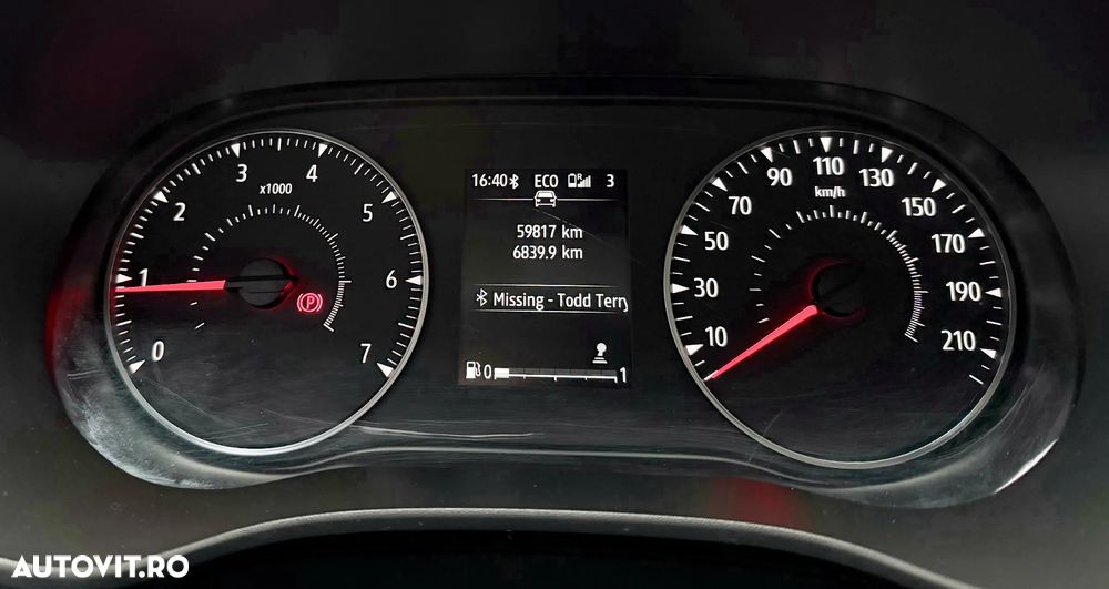 Dacia Logan TCe 90 Essential - 13