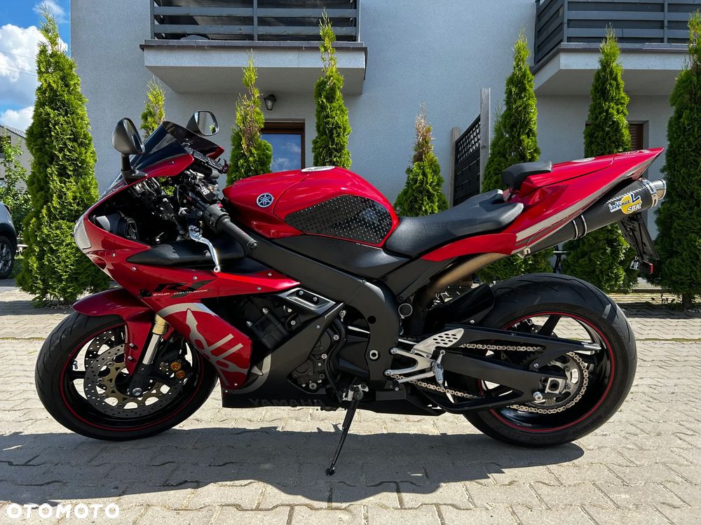 Yamaha R1 - 1