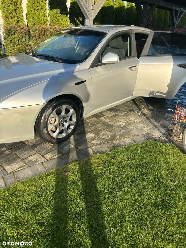 Alfa Romeo 159 2008 photo 3