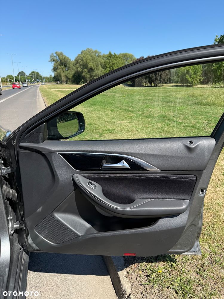 Infiniti Q30 1.6t Premium Tech 7DCT - 28