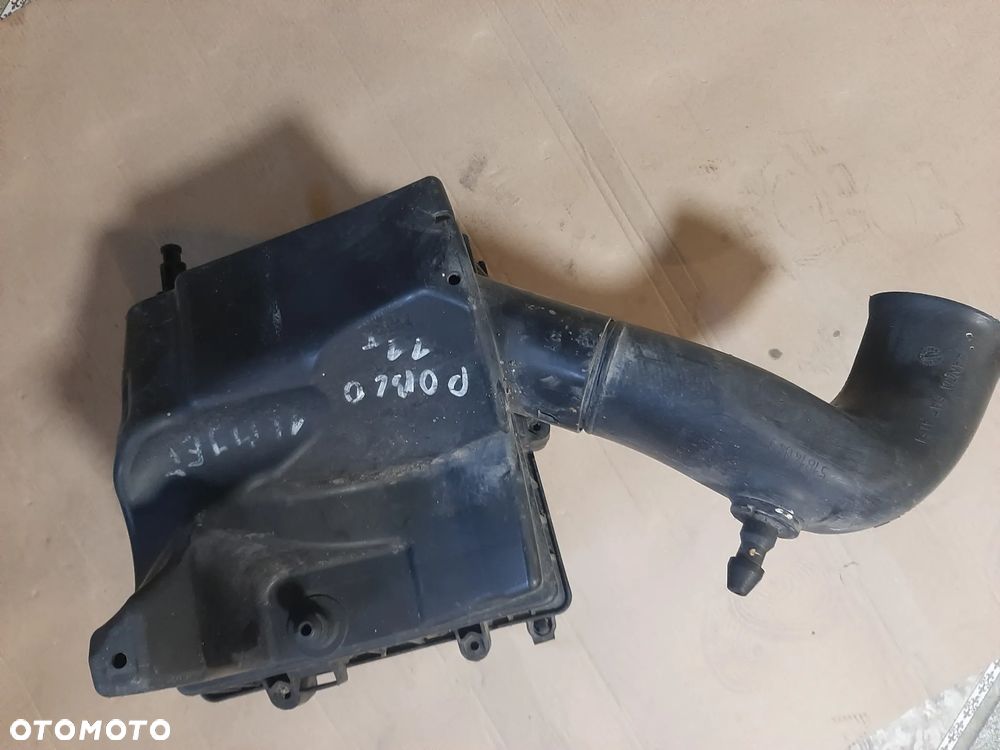 Obudowa filtra dolot FIAT DOBLO II 1.6 MJET  230081000 - 1