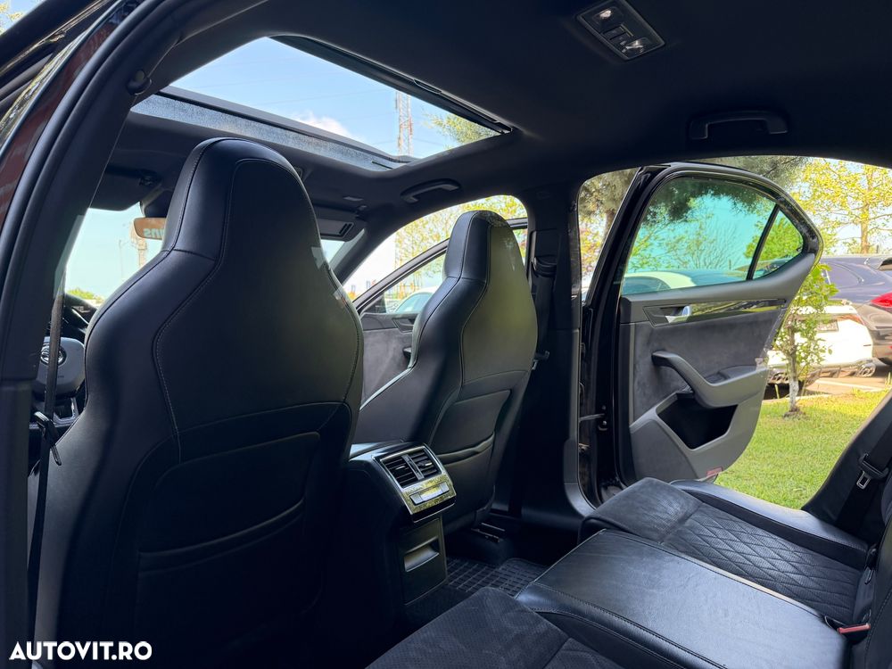 Skoda Superb 2.0 TDI DSG Sportline - 11