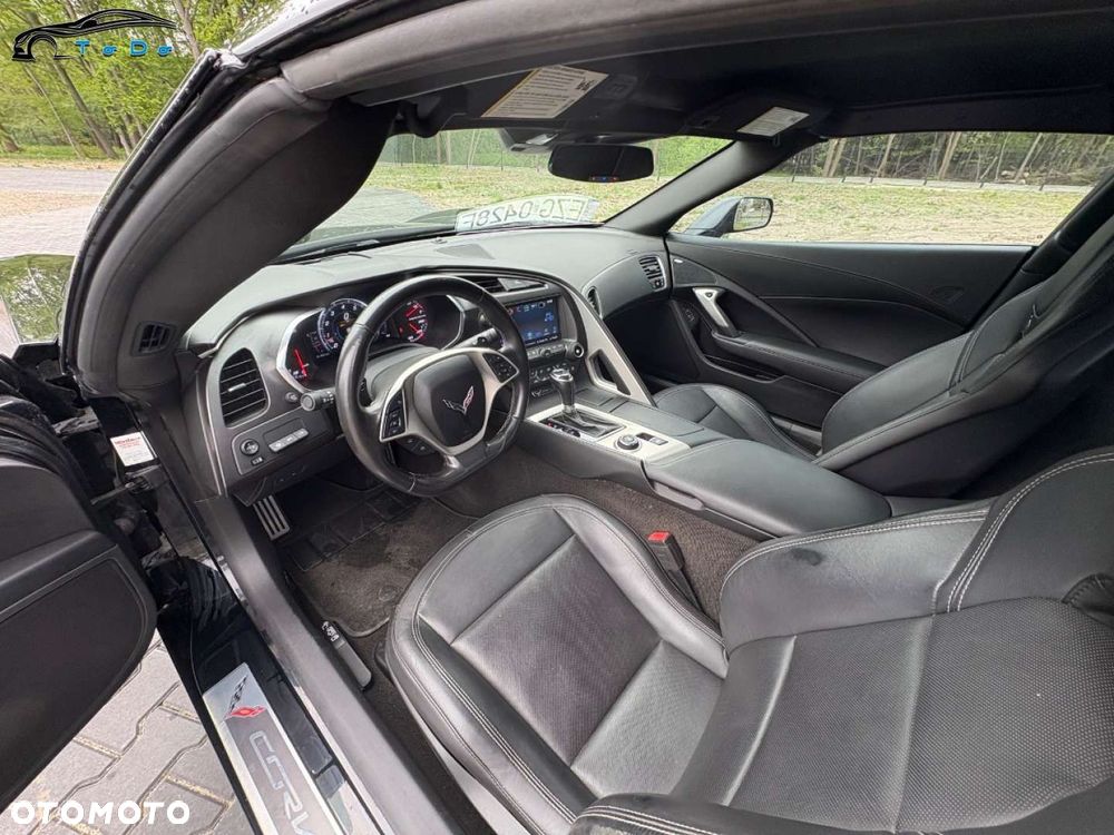 Chevrolet Corvette - 17