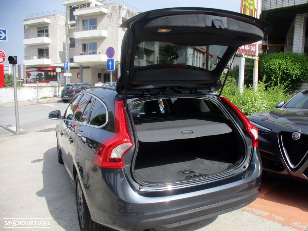 Volvo V60 DRIVe Momentum - 38