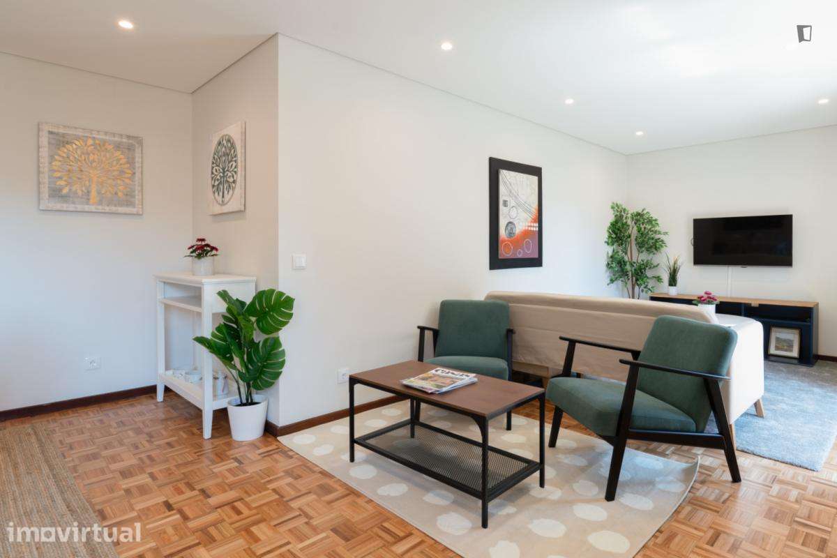 Apartamento com 3 quartos - localizado em Paranhos Porto - Grande imagem: 2/33