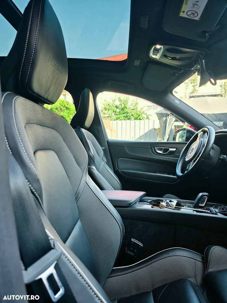 Volvo XC 60 B5 MHEV AWD R-Design - 13